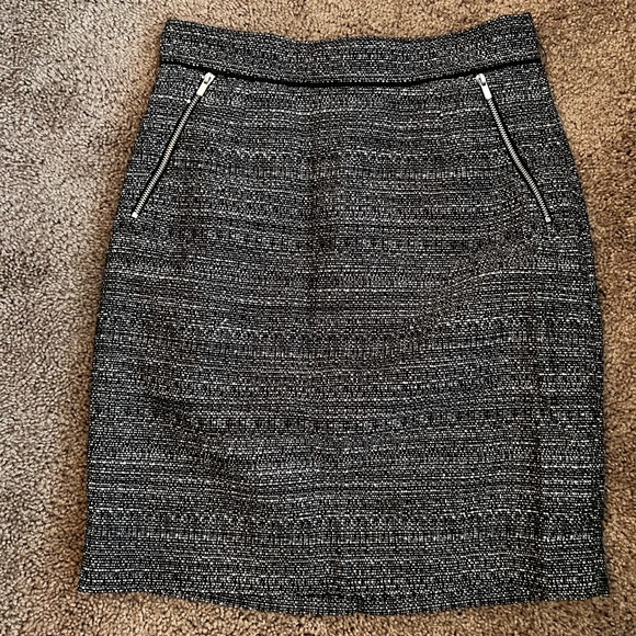 H&M Dresses & Skirts - H&M Tweed Pencil Skirt